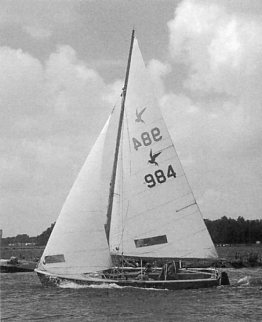 De Sternklasse is bedoeld als boottype tussen de jeugdklasse en de Vrijheidsklasse. Het ontwerp werd gemaakt op verzoek van het KNWV en werd in 1956 als nationale eenheidsklasse aangenomen.